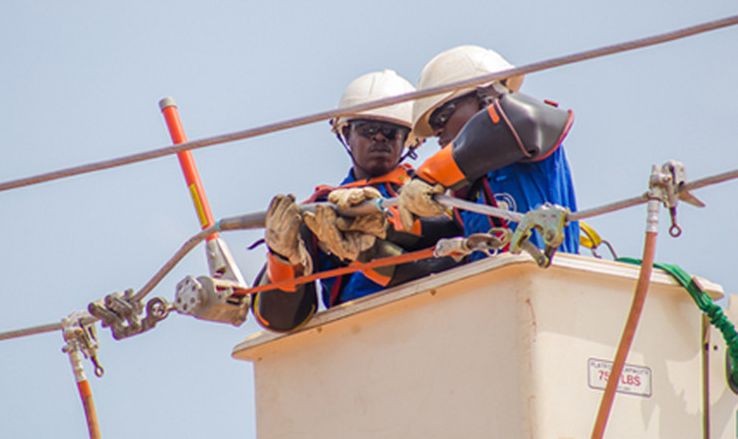 2 fined for posing as ECG workers to extort money from customers